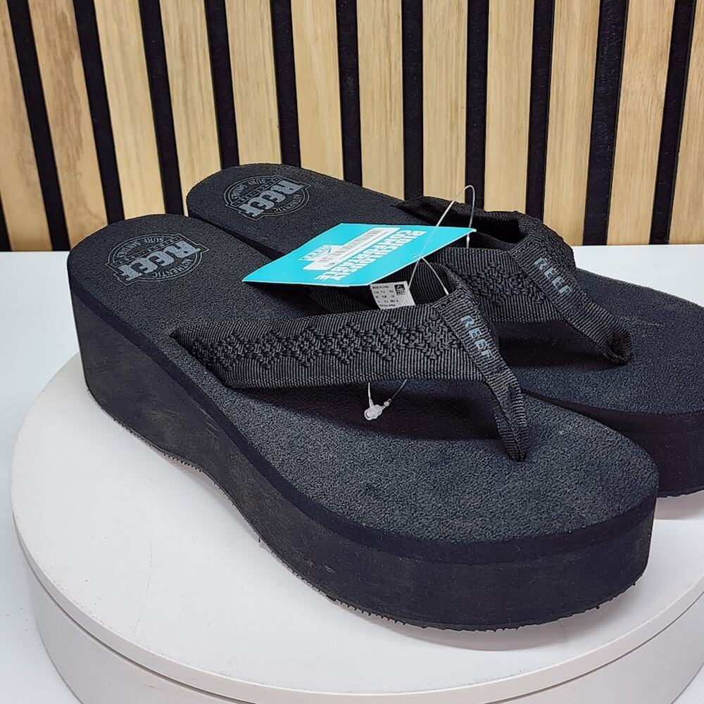 NEW - REEF Sandy Hi Women’s Platform Flip Flop Sandals Casual Size 8